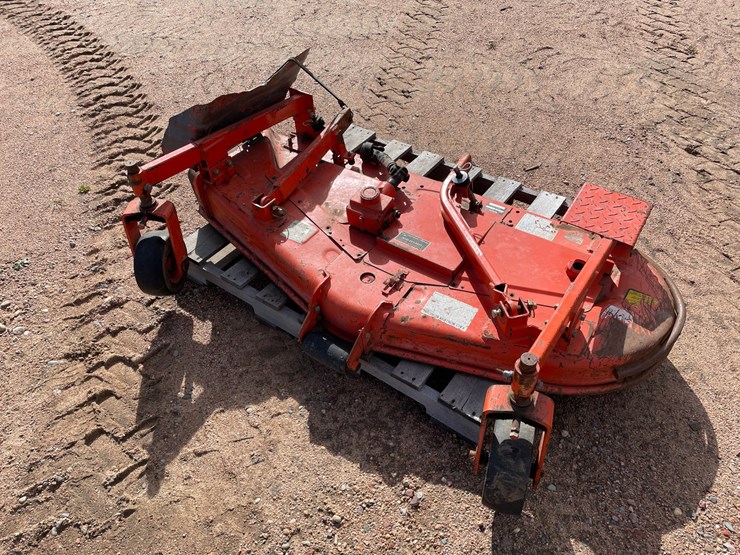#1019-•-kubota-f2400-4wd-tractor-with-attachments-image-90