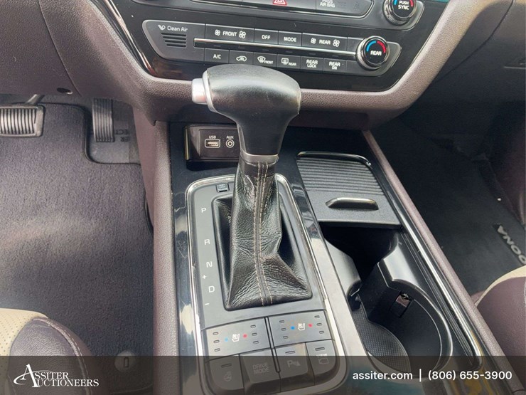 2017-kia-sedona-image-21