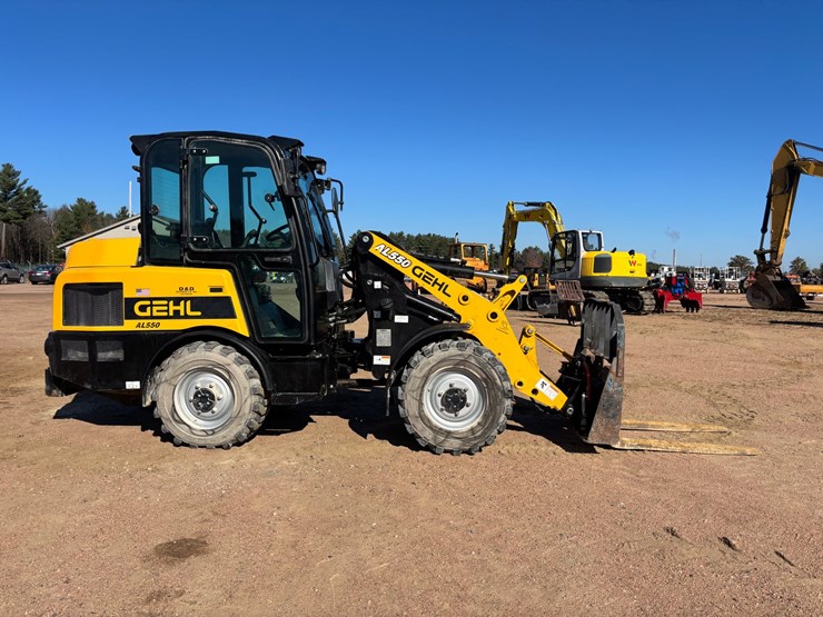 #1894-•-2023-gehl-al550-wheel-loader-image-4