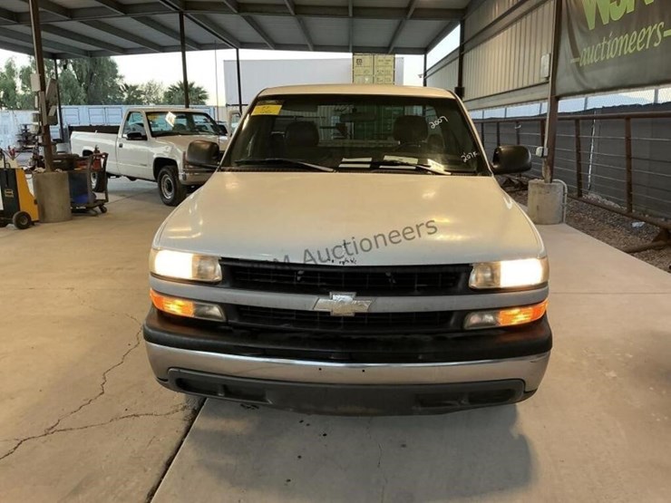 2000-chevrolet-silverado-1500-p/u-image-3