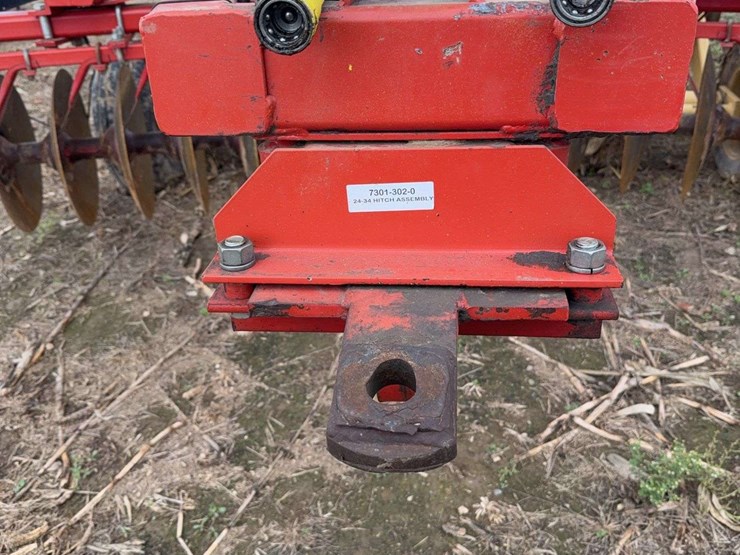 2009-krause-7300-disc,-31ft,-7-1/2''-spacing,-walking-tandems,-rear-hitch-and-hyd.-image-8