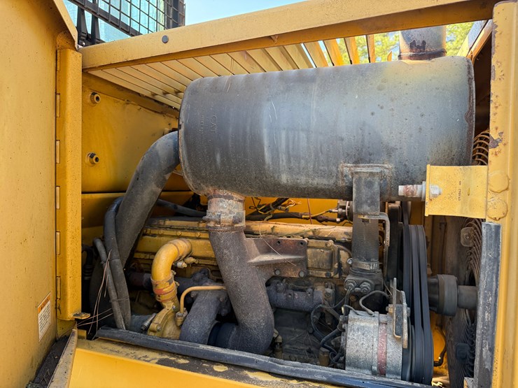 caterpillar-it28f-image-14