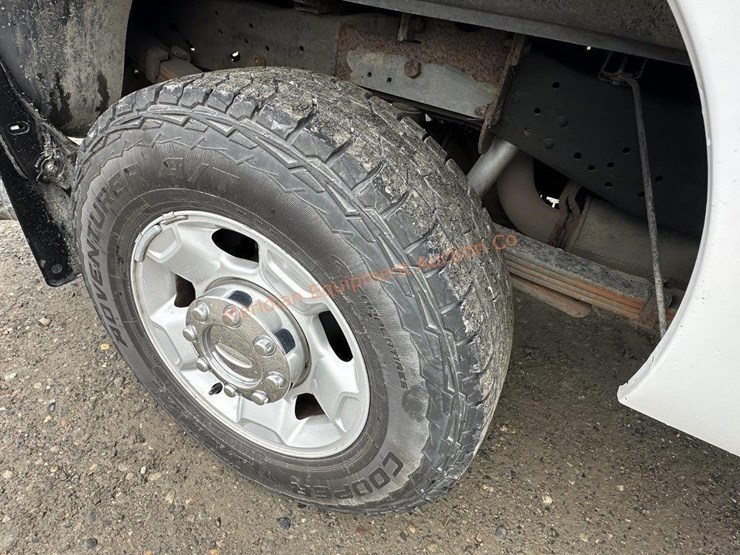 2010-ford-f-250-super-duty-4x4-pickup-image-26
