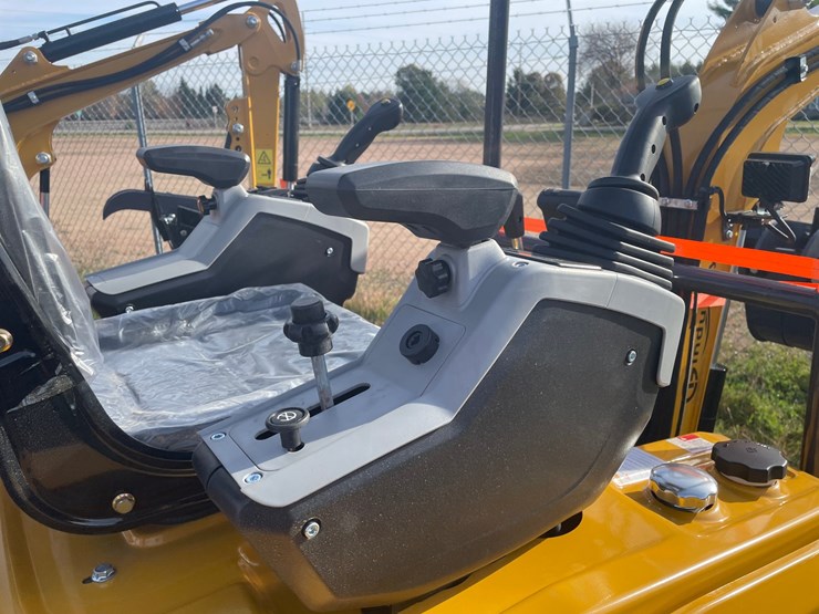 #3223-•-2026-cfg-mx20r-mini-excavator-image-26