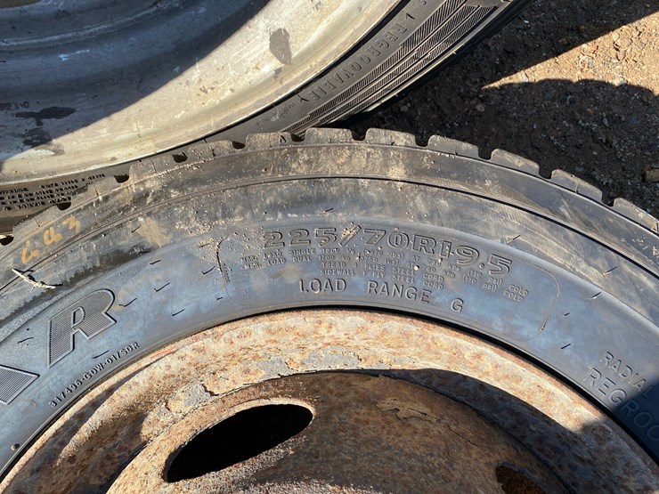 #6964-•-(2)-225/70r19.5-commercial-truck-tires-on-steel-wheels-image-6