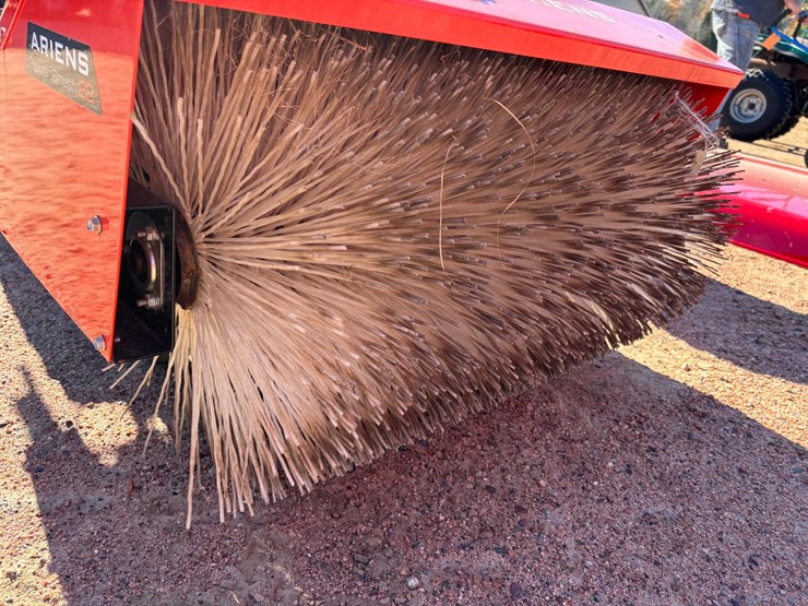 #1006-•-ariens-power-brush-28-snow-blower-image-8