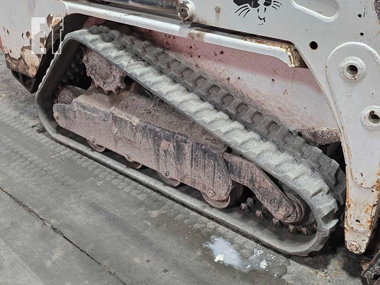 2013-bobcat-t110-image-30