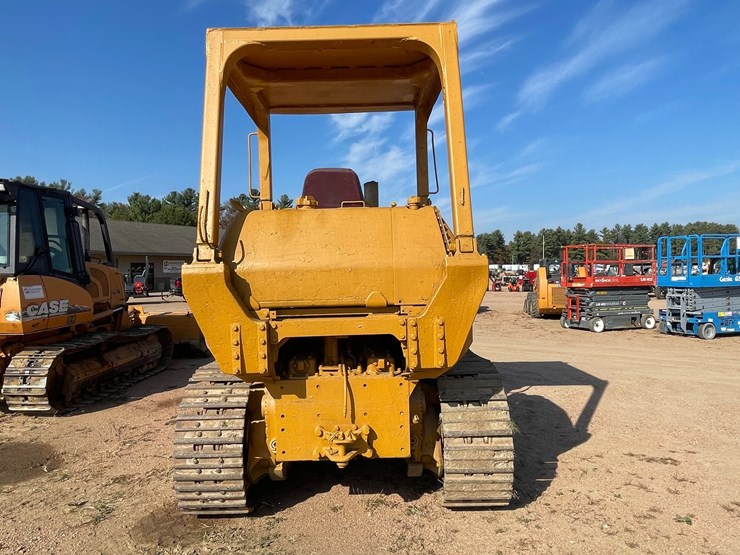 #1910-•-komatsu-d575-1-track-loader-image-6