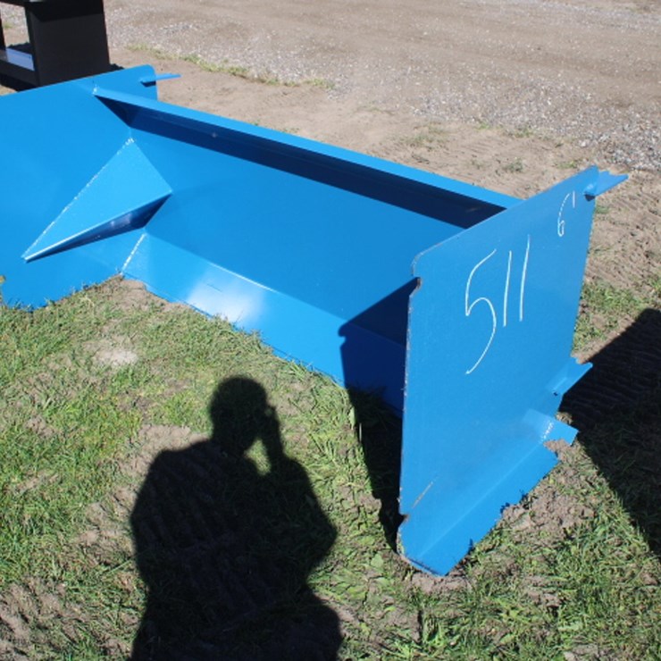 #511 • 72 in light commercial snow pusher