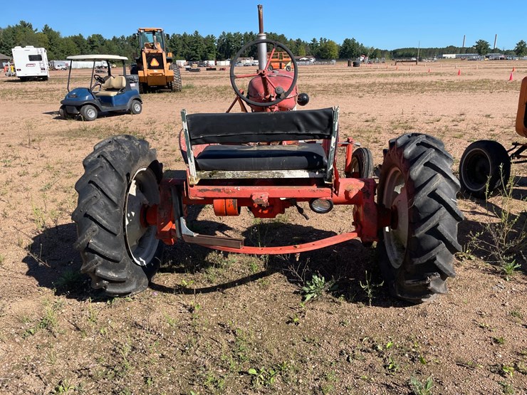 #1951-•-allis-chalmers-b-wide-tractor-image-8