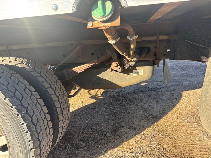 #6900-•-2017-ford-super-duty-xl-box-truck-(wi-title-in-delay)-image-27