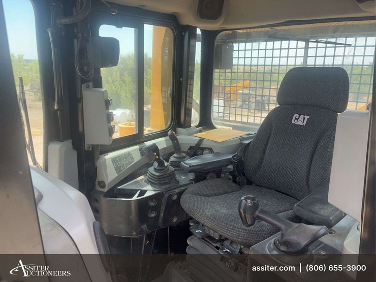 2015-caterpillar-d6t-xl-image-17