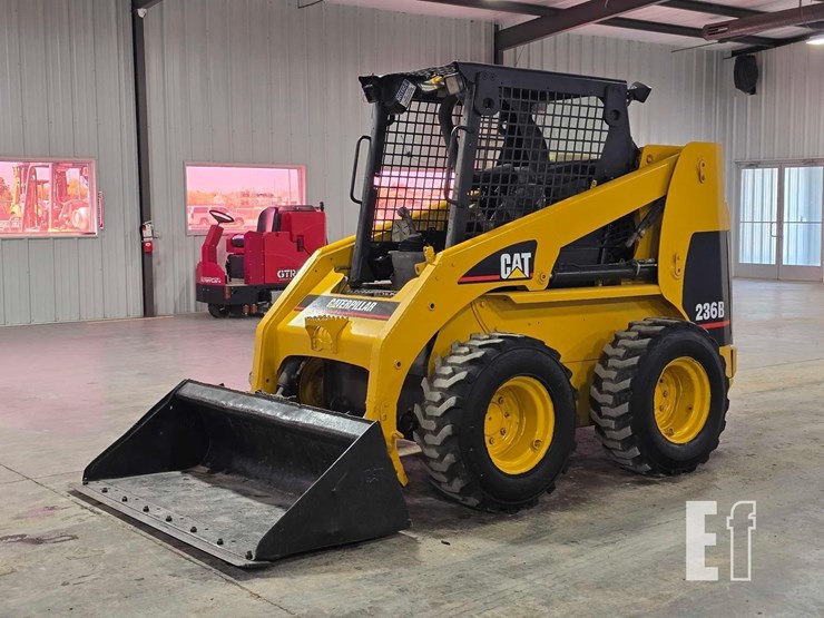 2005-caterpillar-236b-image-1