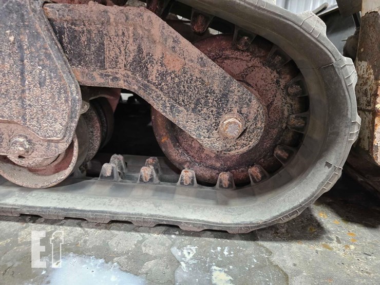 2013-bobcat-t110-image-27