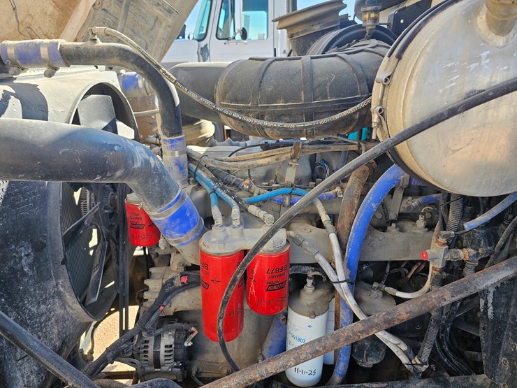 1995-mack-ch613-image-8