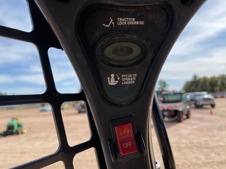 #1074-•-2014-bobcat-t650-tracked-skid-steer-image-39