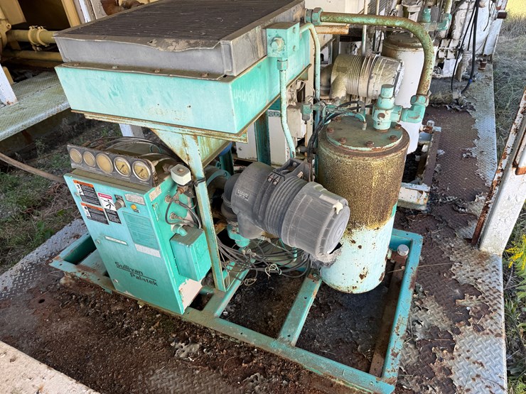 25’l-x-8’w-x-10’h-(3)-air-compressors-w/-air-volume-tanks,-skidded-image-5