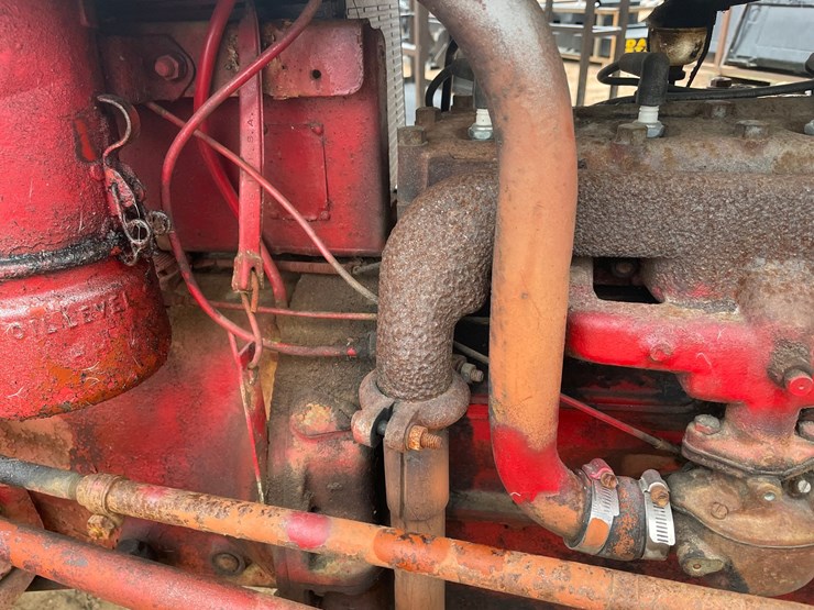 #1856-•-ford-tractor-image-33