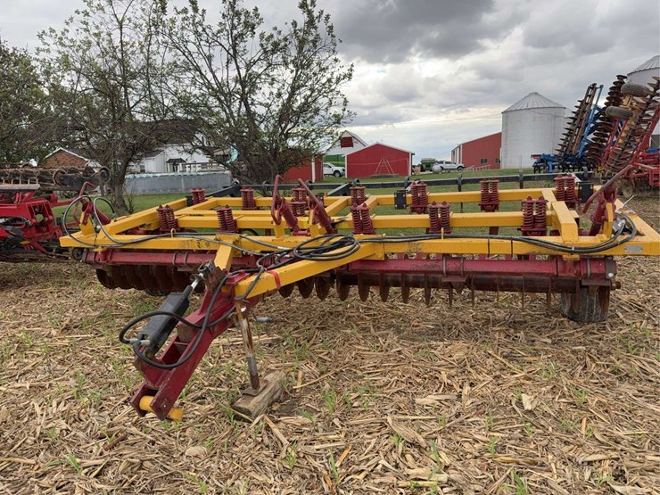 binkley-wilbeck-2109-13-shank-chisel-plow,-remlinger-leveling-bar,-hyd-adjust-hitch-image-3