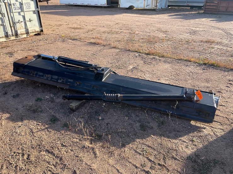 #3744-•-11"-heavy-trucking-plow-with-cylinders-image-4