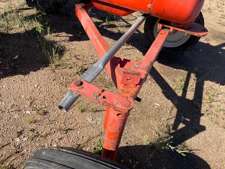 #1951-•-allis-chalmers-b-wide-tractor-image-39
