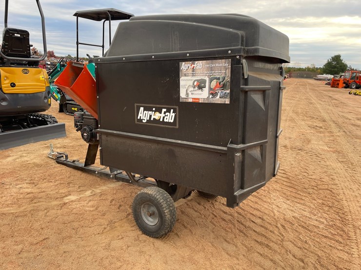 #1015-•-agri-fab-lawn-vacuum-and-chipper-shredder-image-5