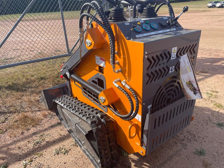 #3200-•-landhonor-mini-skid-steer-loader-me380x2-image-4