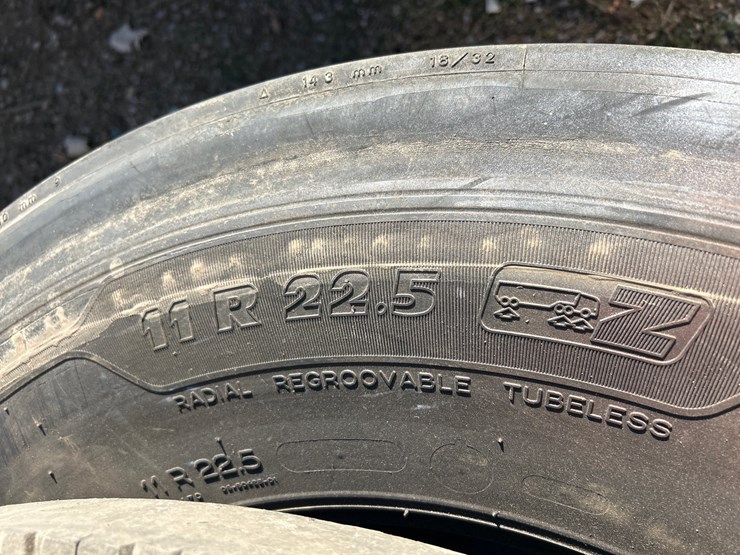 #6960-•-(5)-commercial-truck-tires-image-5