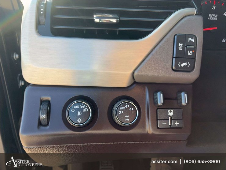2015-gmc-yukon-denali-image-30
