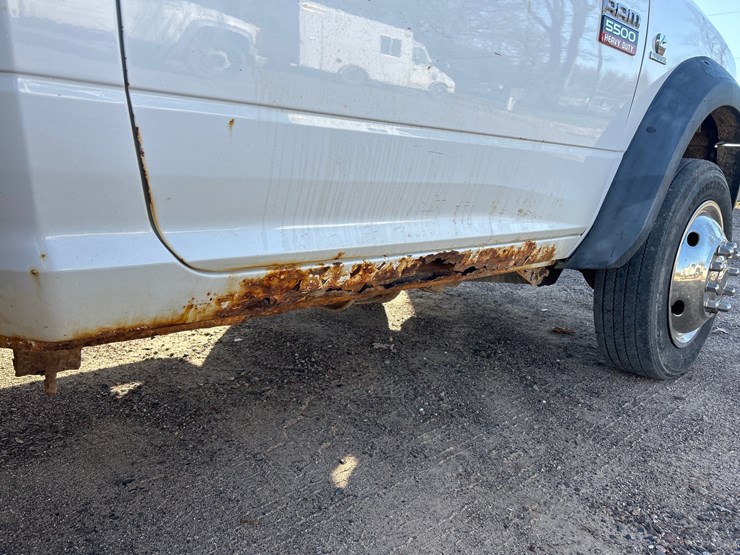 #6901-•-2011-ram-5500-heavy-duty-service-truck-(has-wi-title)-image-38