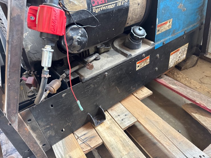 #6986-•-miller-bobcat-225g-welder-generator-with-onan-performer-16-xsl-engine-image-13