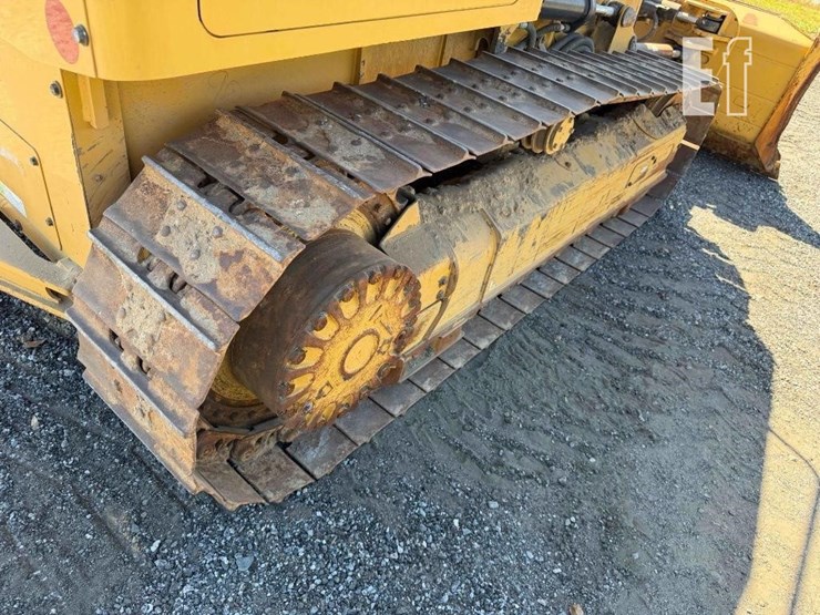 2020-caterpillar-d1-image-27
