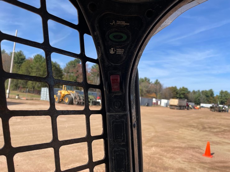 #1863-•-2017-bobcat-t450-tracked-skid-steer-image-34