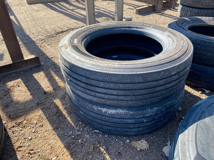 #6969-•-(2)-roadmaster-rm170+-225/70r19.5-commercial-truck-tires-image-1