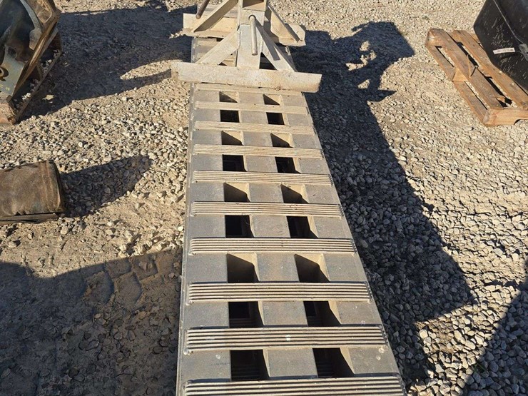 pair-of-heavy-duty-trailer-ramps-23,500lb-capacity-per-axle-image-5