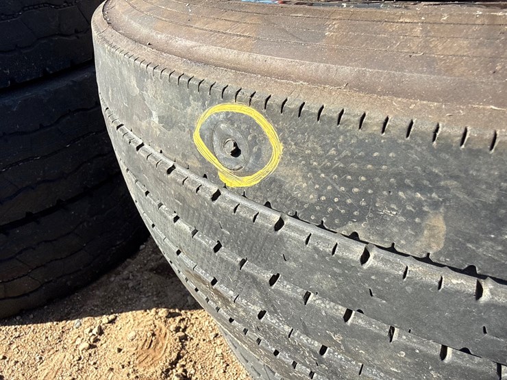 #6965-•-(4)-commercial-truck-tires-image-11