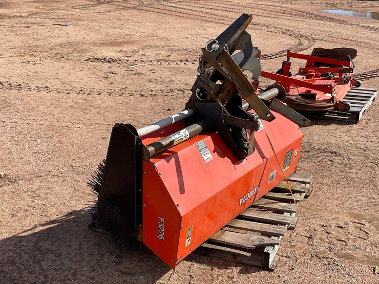 #1019-•-kubota-f2400-4wd-tractor-with-attachments-image-75