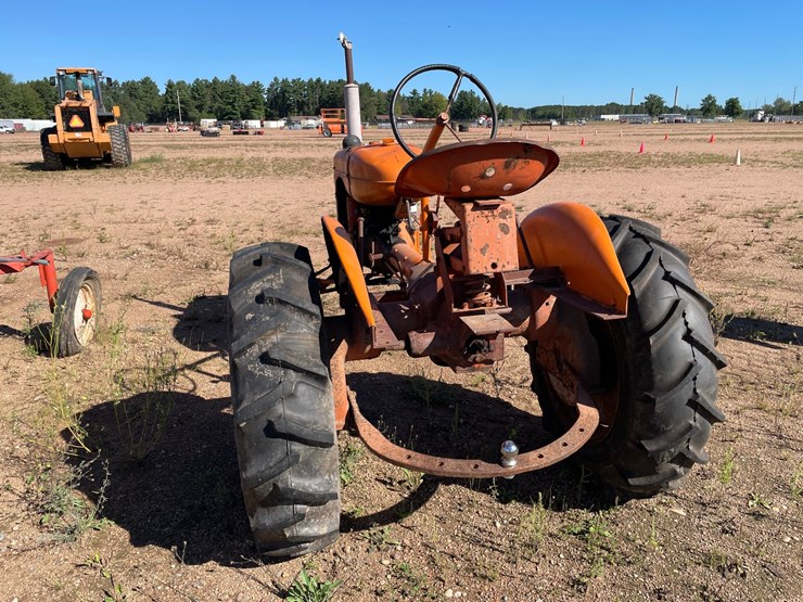 #1950-•-allis-chalmers-b-wide-tractor-image-13