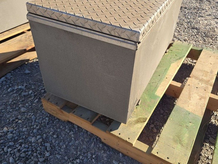 side-trailer-toolbox-image-5