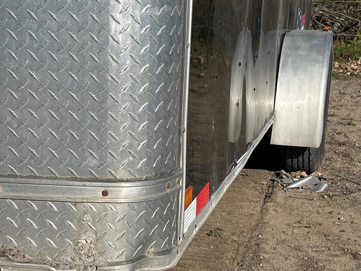 #6918-•-2008-homesteader-enclosed-tandem-axle-cargo-trailer-(wi-title-in-delay)-image-21
