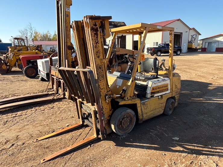 #6929-•-komatsu-fg25st-4-5,000-lb.-forklift-image-1