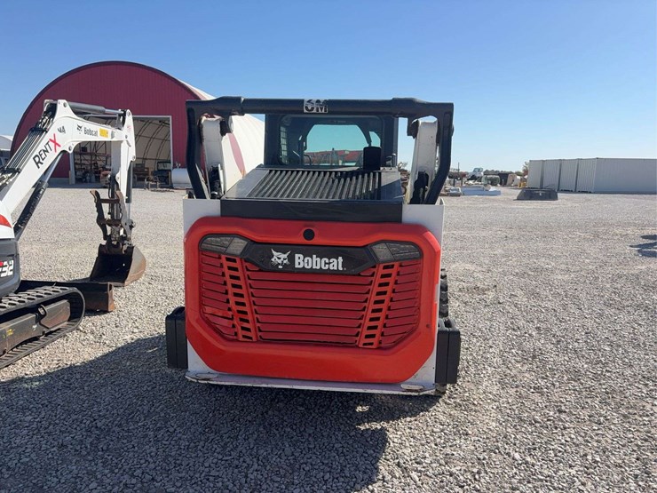 2022-bobcat-t66-tracked-skid-steer,-1367.6-hours,-radio,-quick-attach-hookup,-cab,-heat/ac,-comes-with-smooth-68”-bucket,-s/n---b4sb28773-image-5