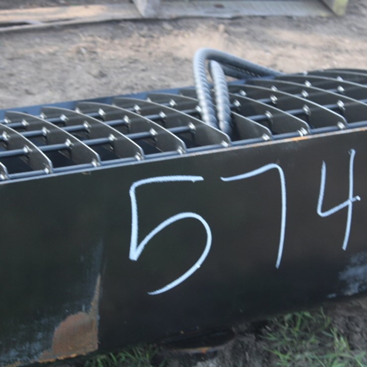 #574 • Mini Skid Steer Mixing Bucket