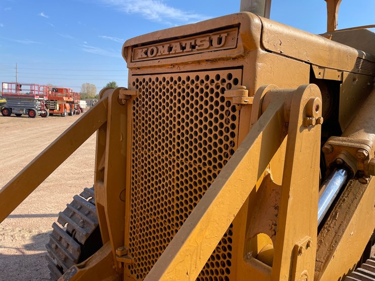 #1910-•-komatsu-d575-1-track-loader-image-29