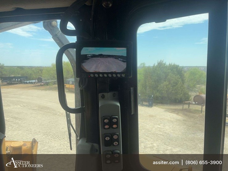 2015-caterpillar-d6t-xl-image-20