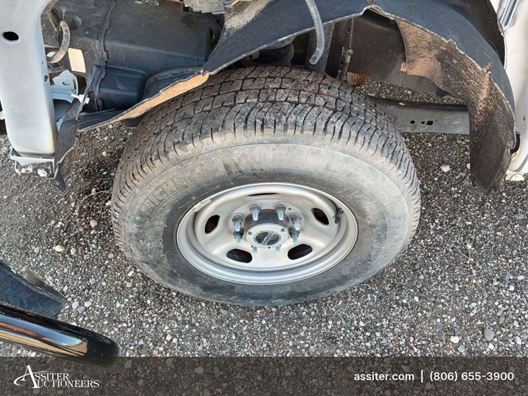 2024-ford-f350-image-26