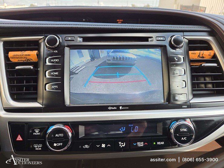 2015-toyota-highlander-xle-image-23