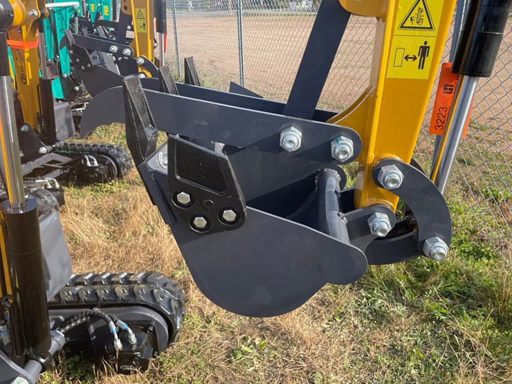 #3223-•-2026-cfg-mx20r-mini-excavator-image-29