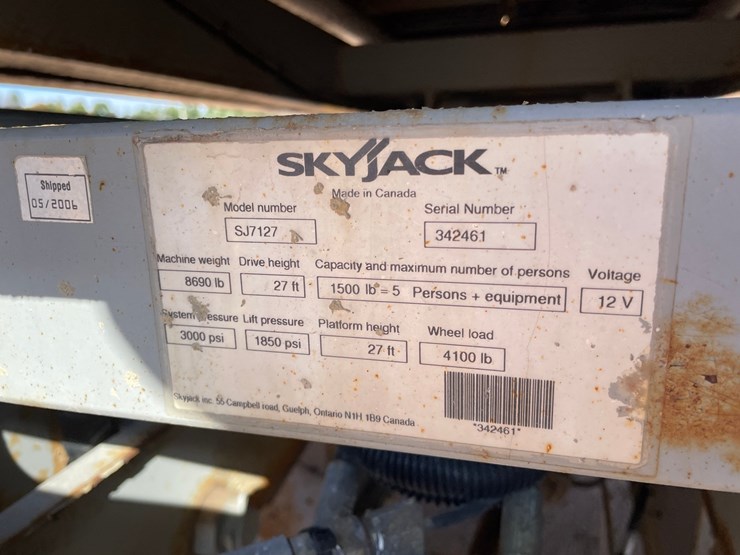 #1879-•-skyjack-sj7127-4x4-off-road-scissor-lift-image-7