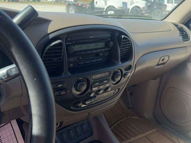 2007-toyota-sequoia-srs-suv,-v8/iforce,-4wd,-rear-hitch,-rear-control,-power-lock/windows/mirrors,-leather-interior,-heated-seats,-sunroof,-284,475-miles,-vin#-5tdbt44a77s283708-image-13